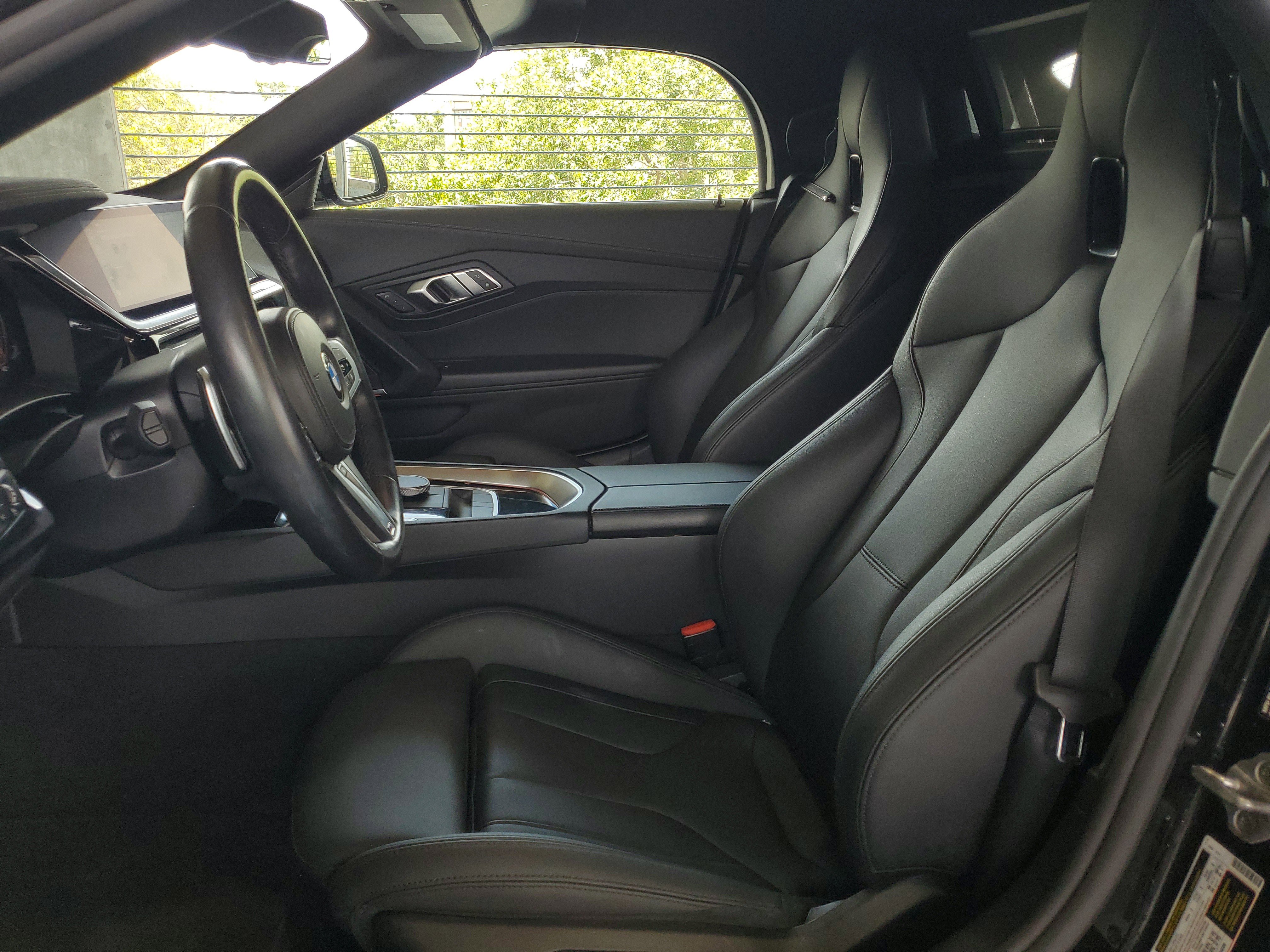 Used 2025 BMW Z4 sDrive30i RWD image 17