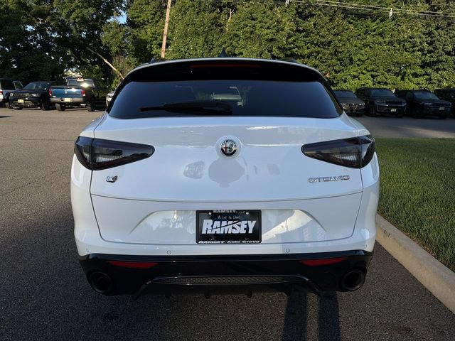 Used 2024 Alfa Romeo Stelvio Veloce AWD/4WD image 26