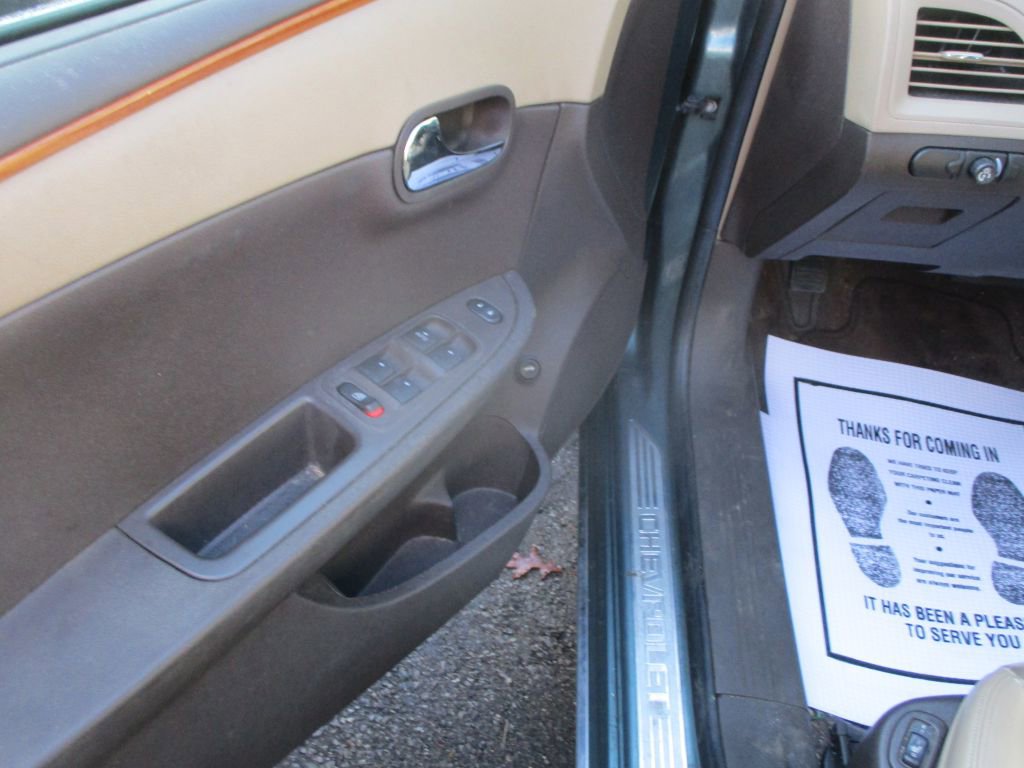 Used 2009 Chevrolet Malibu LT w/ HFV6 Engine Package image 7