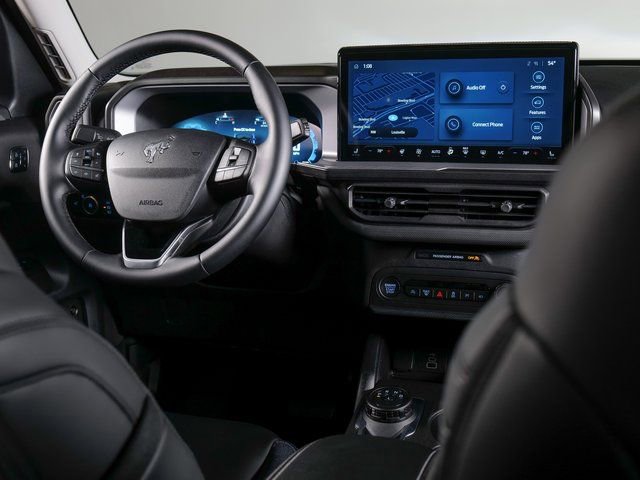 Used 2025 Ford Bronco Sport Outer Banks w/ Outer Banks Tech Package+ AWD/4WD image 12