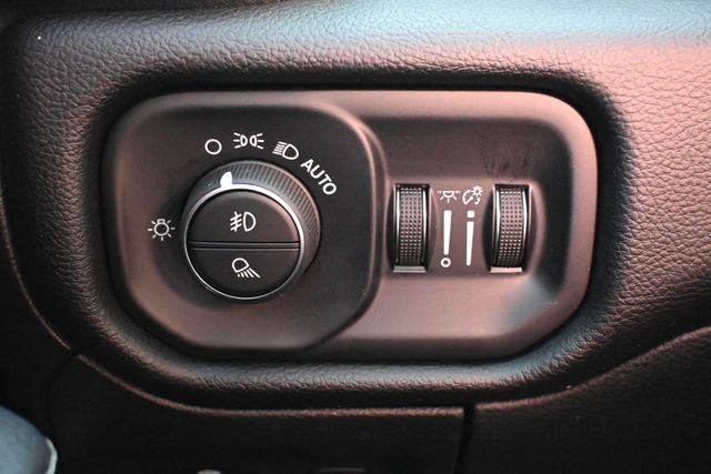 Used 2025 RAM 1500 Laramie w/ Sport Appearance Package AWD/4WD image 39