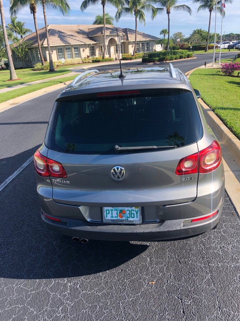 Used 2010 Volkswagen Tiguan Wolfsburg Edition FWD image 5