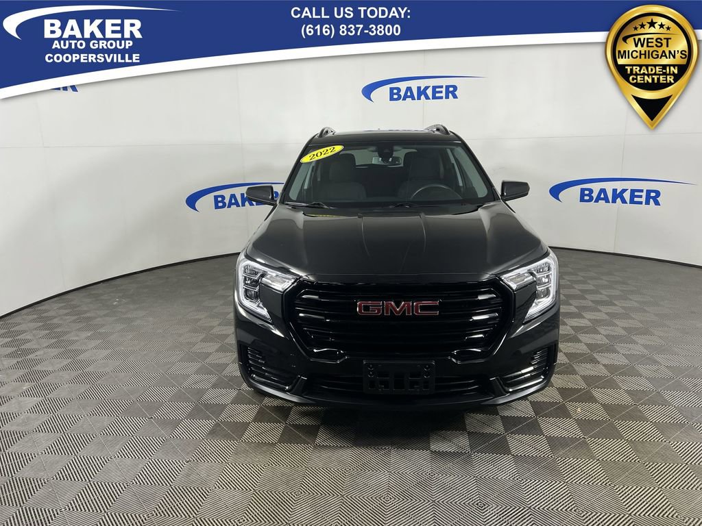 Used 2022 GMC Terrain SLE w/ Driver Convenience Package image 3