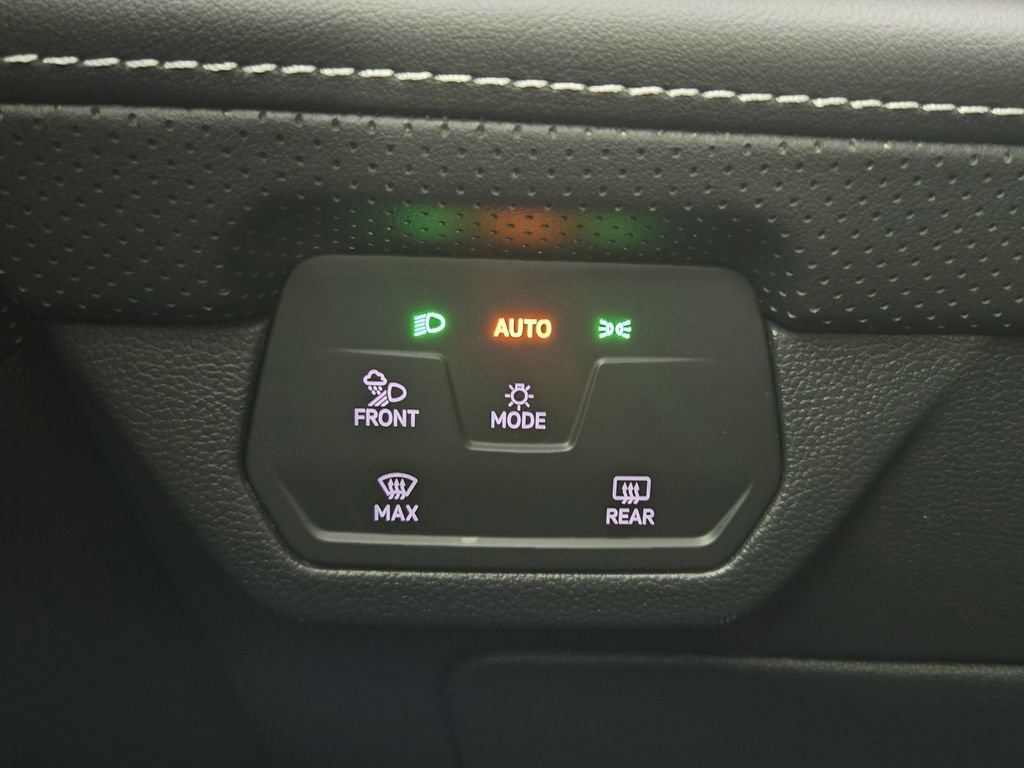 Used 2024 Volkswagen Atlas SE image 24