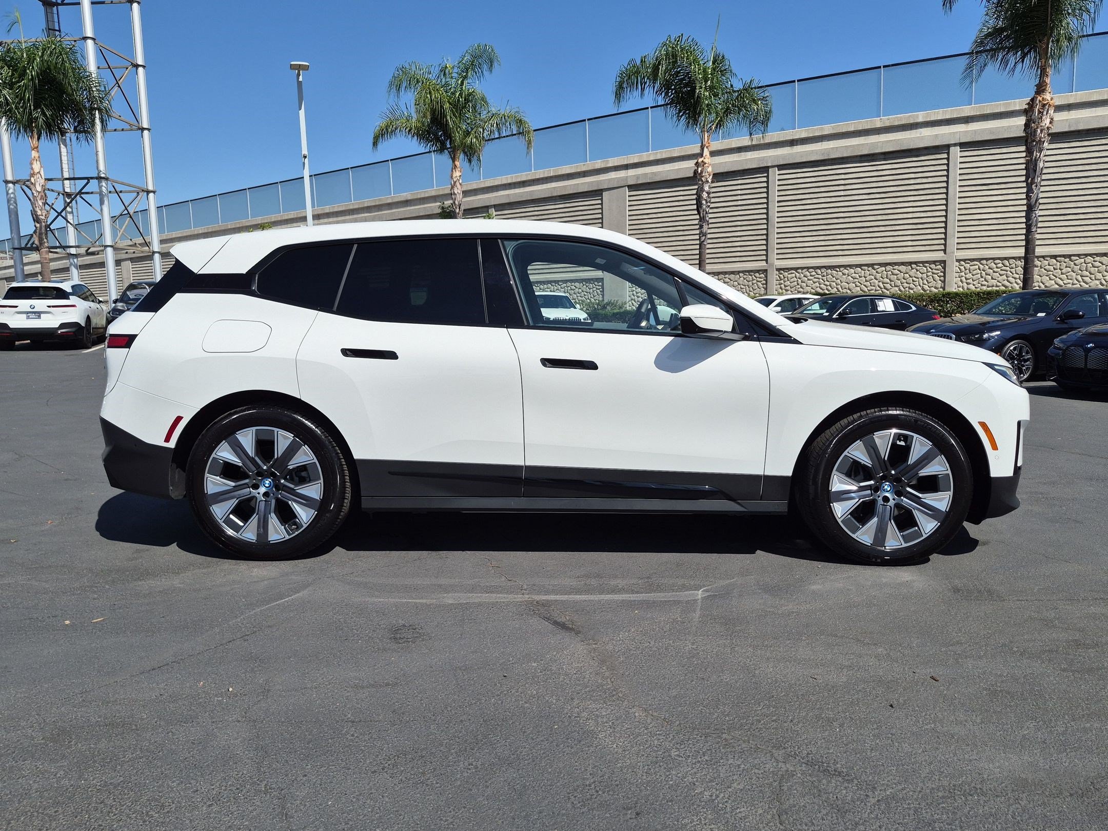 Certified 2024 BMW iX xDrive50 w/ Premium Package AWD/4WD image 11