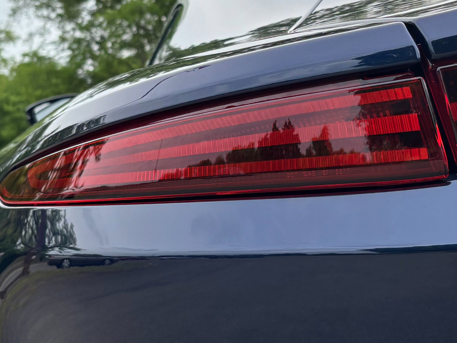 Used 2020 Aston Martin V8 Vantage Coupe RWD image 35