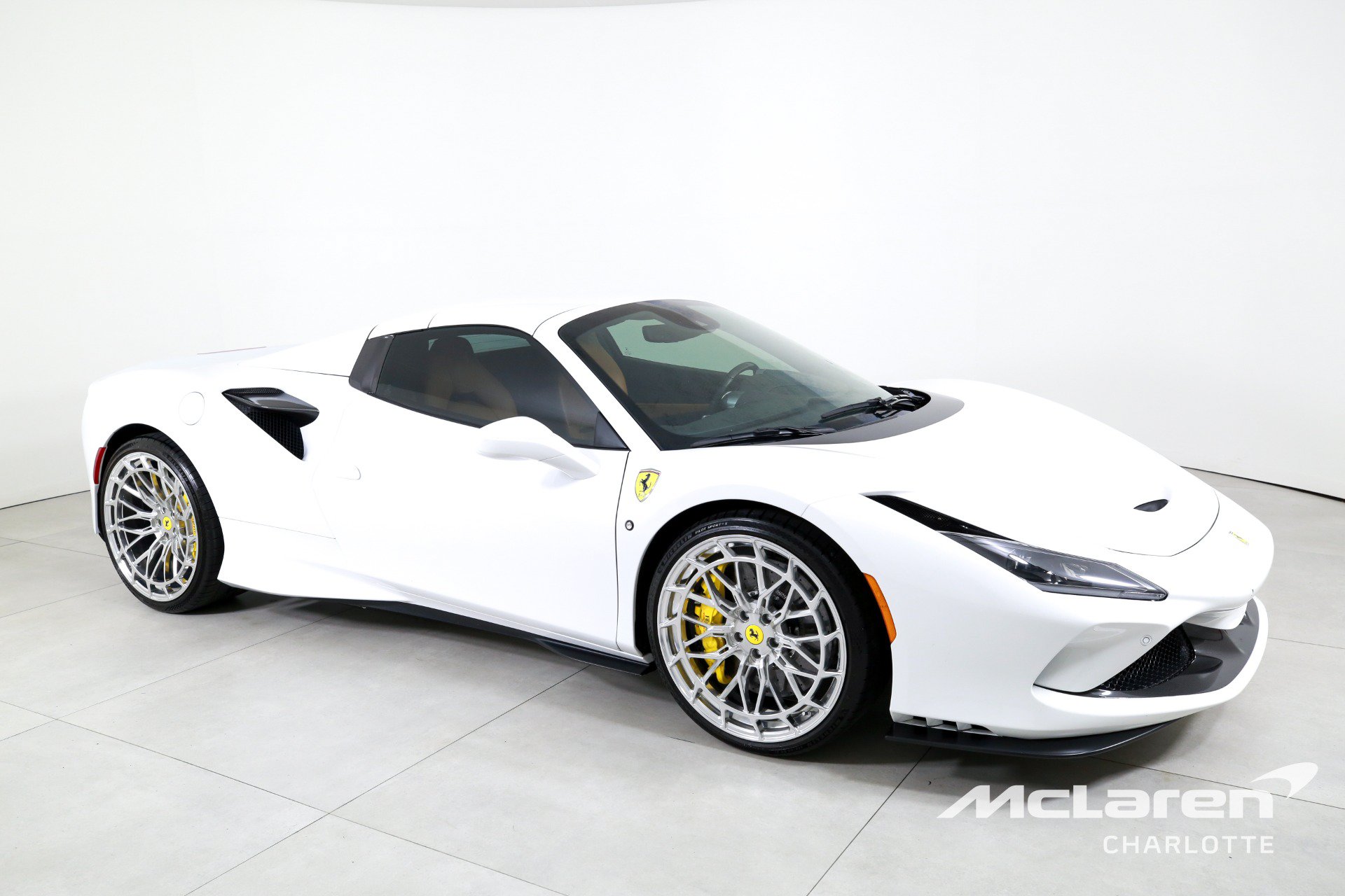 Used 2023 Ferrari F8 Tributo RWD image 3
