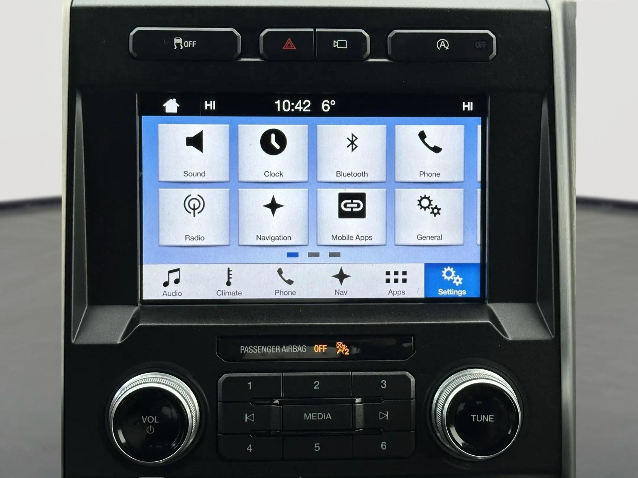 Used 2018 Ford F150 Platinum w/ Technology Package image 23