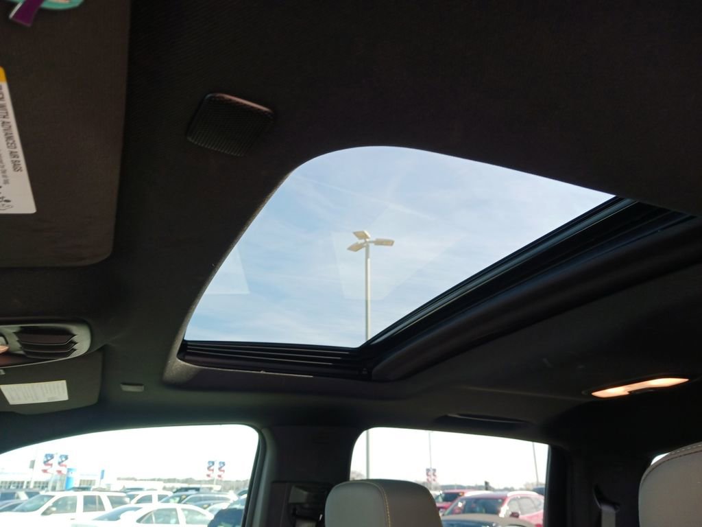 Used 2024 Chevrolet Colorado ZR2 w/ Technology Package image 23