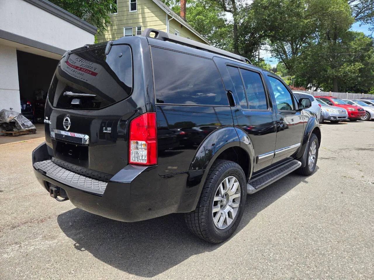 Used 2012 Nissan Pathfinder LE image 5