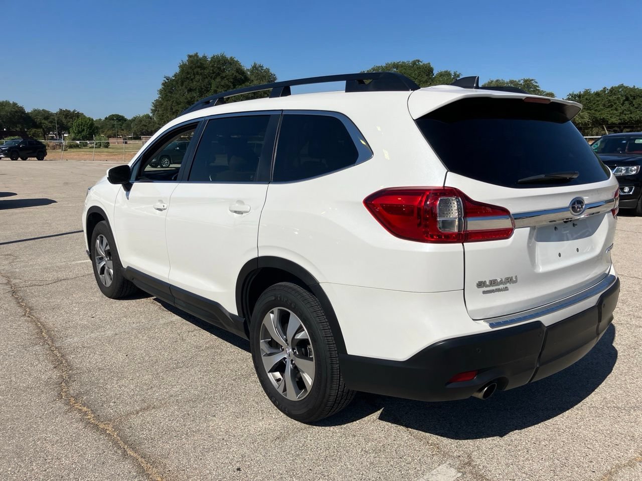 Used 2022 Subaru Ascent Premium w/ Convenience Package AWD/4WD image 6