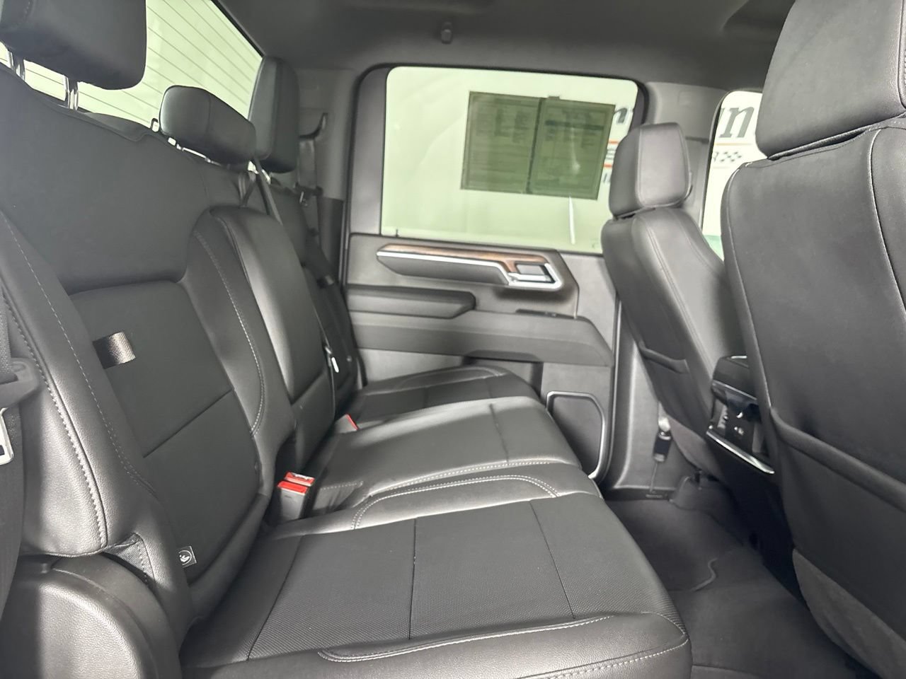 Used 2026 GMC Sierra 2500 SLT w/ SLT Convenience Package AWD/4WD image 23