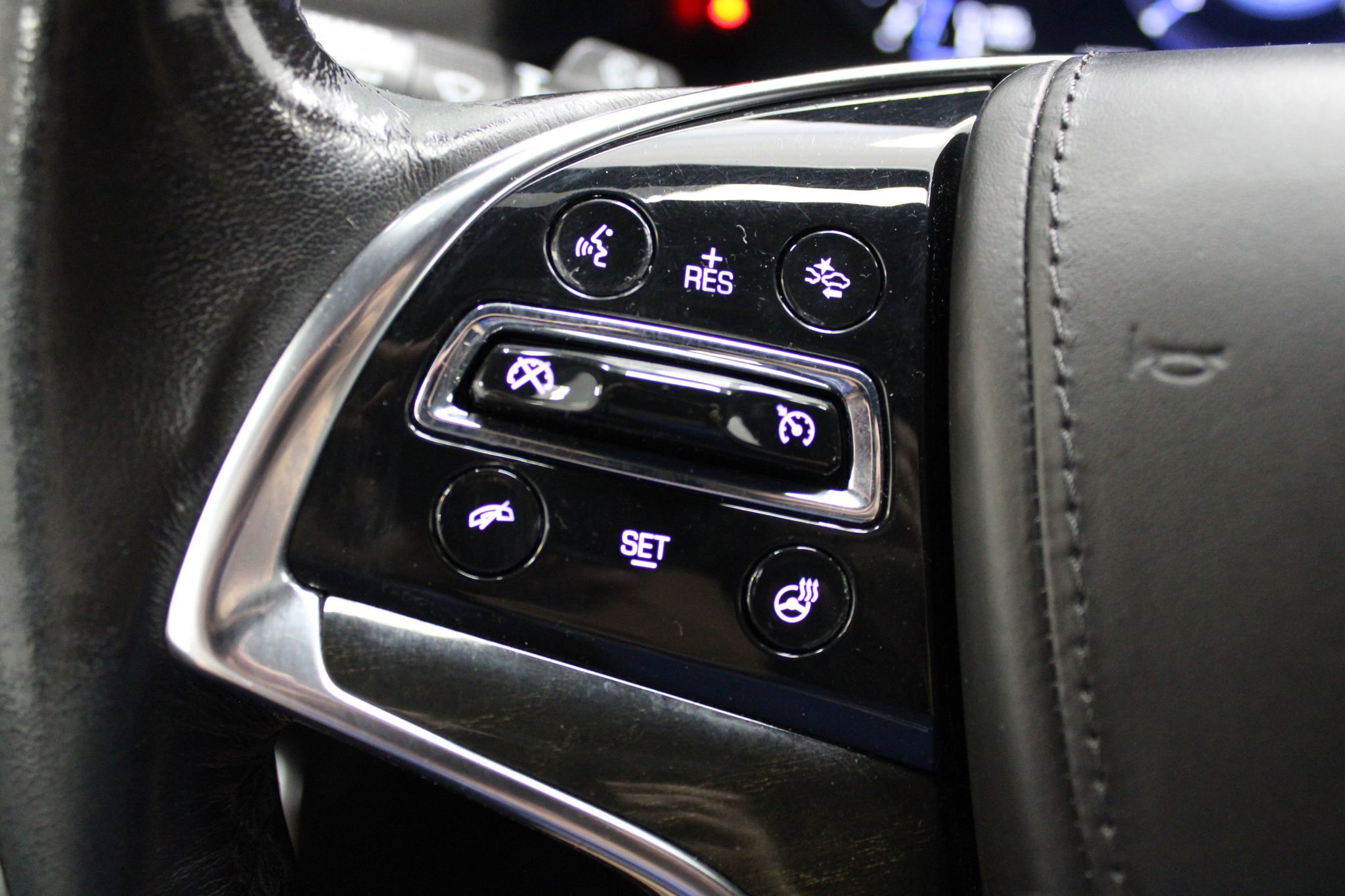 Used 2020 Cadillac Escalade ESV Platinum AWD/4WD image 45