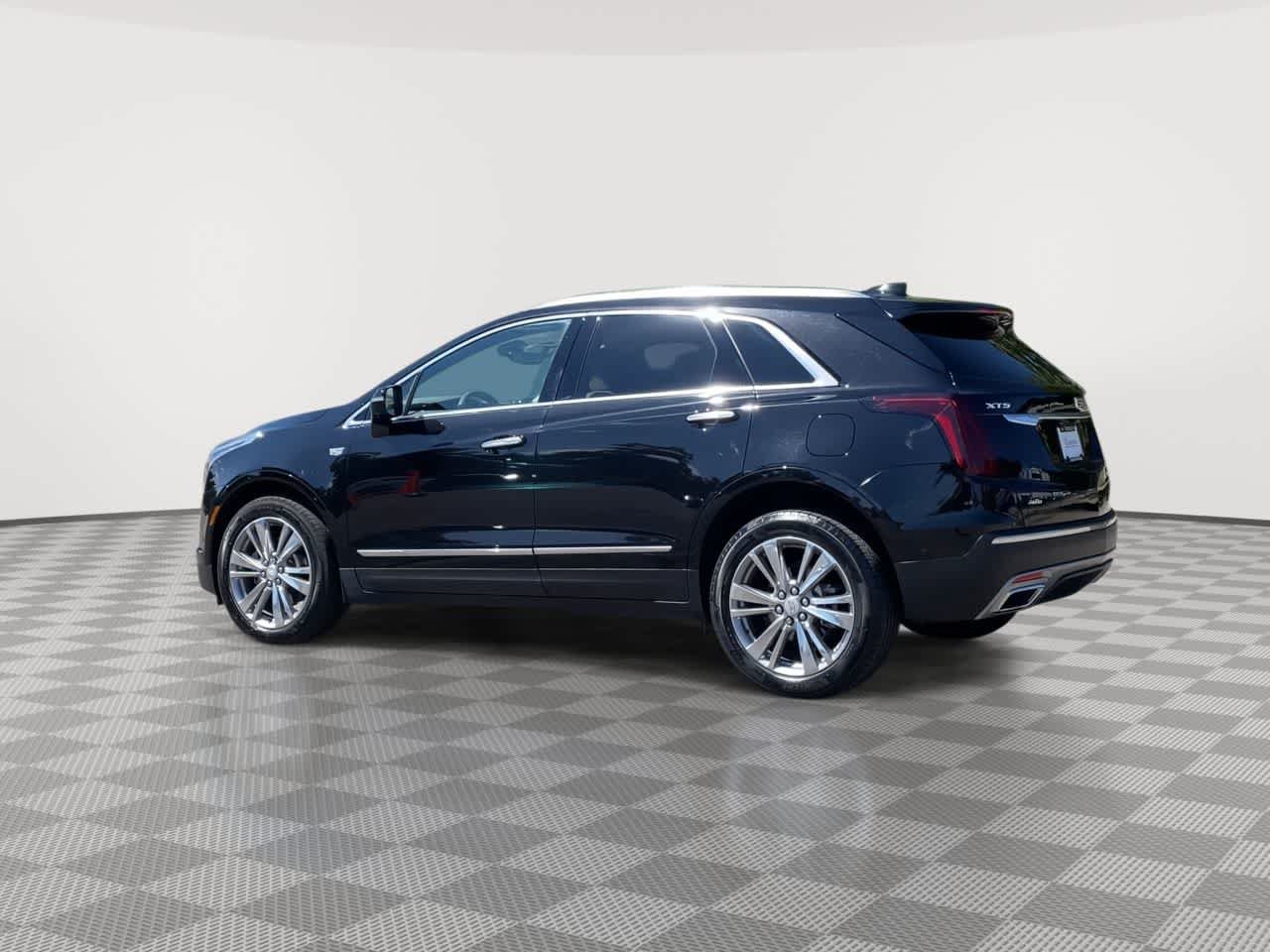 Certified 2024 Cadillac XT5 Premium Luxury w/ Technology Package AWD/4WD image 6
