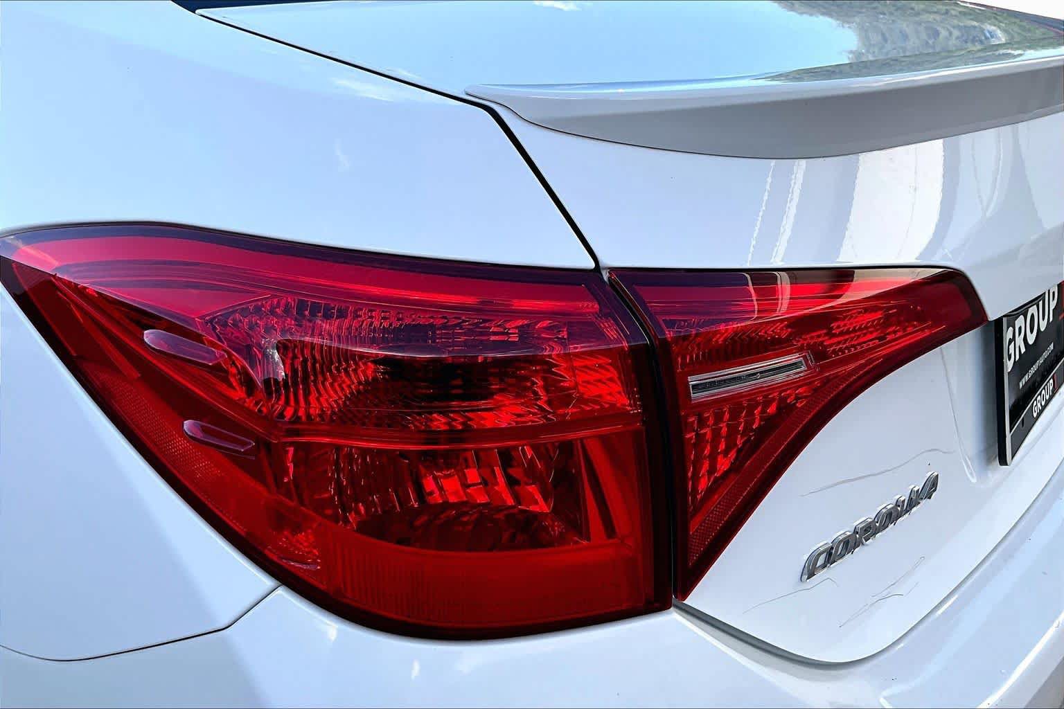 Used 2017 Toyota Corolla SE w/ SE Premium Package FWD image 28