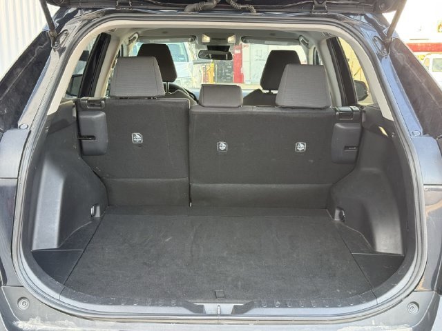 Used 2025 Toyota RAV4 XLE FWD image 32