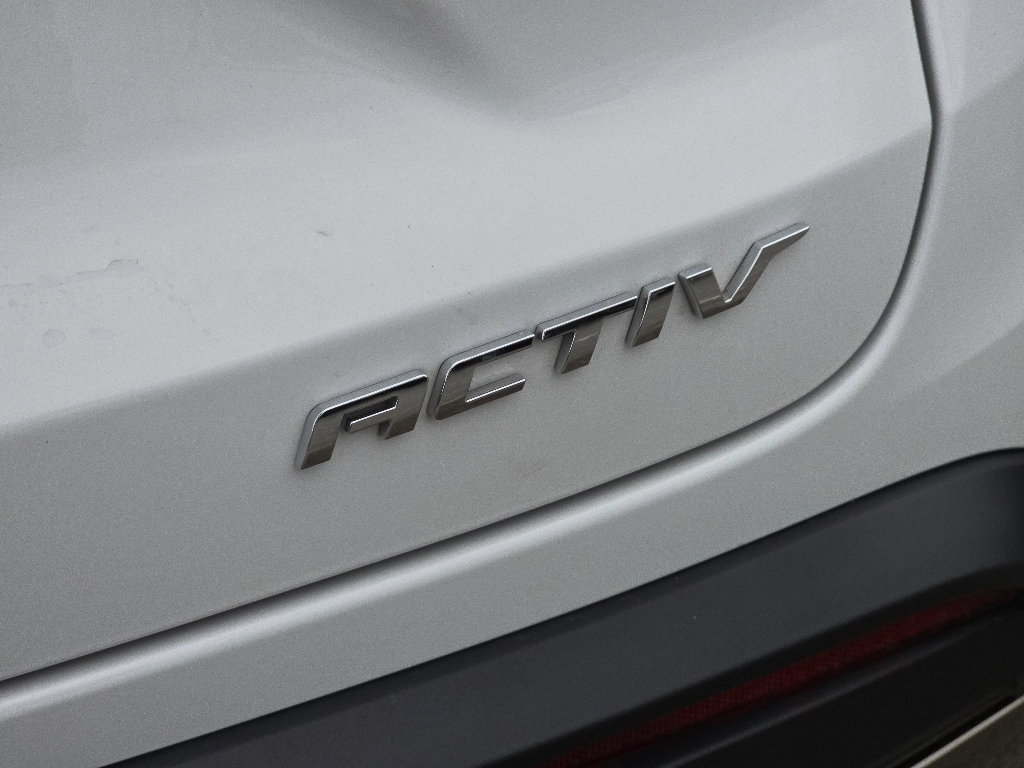 Used 2025 Chevrolet Trax ACTIV FWD image 12
