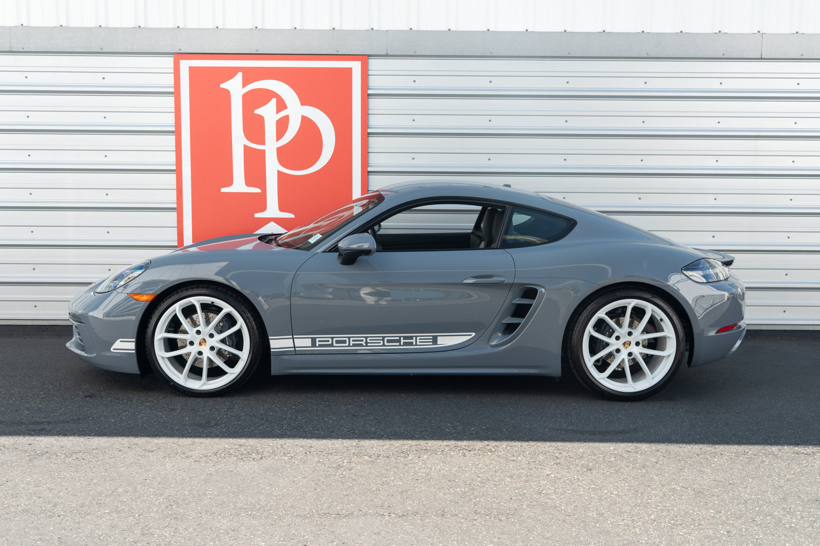 Used 2024 Porsche 718 Cayman RWD image 44