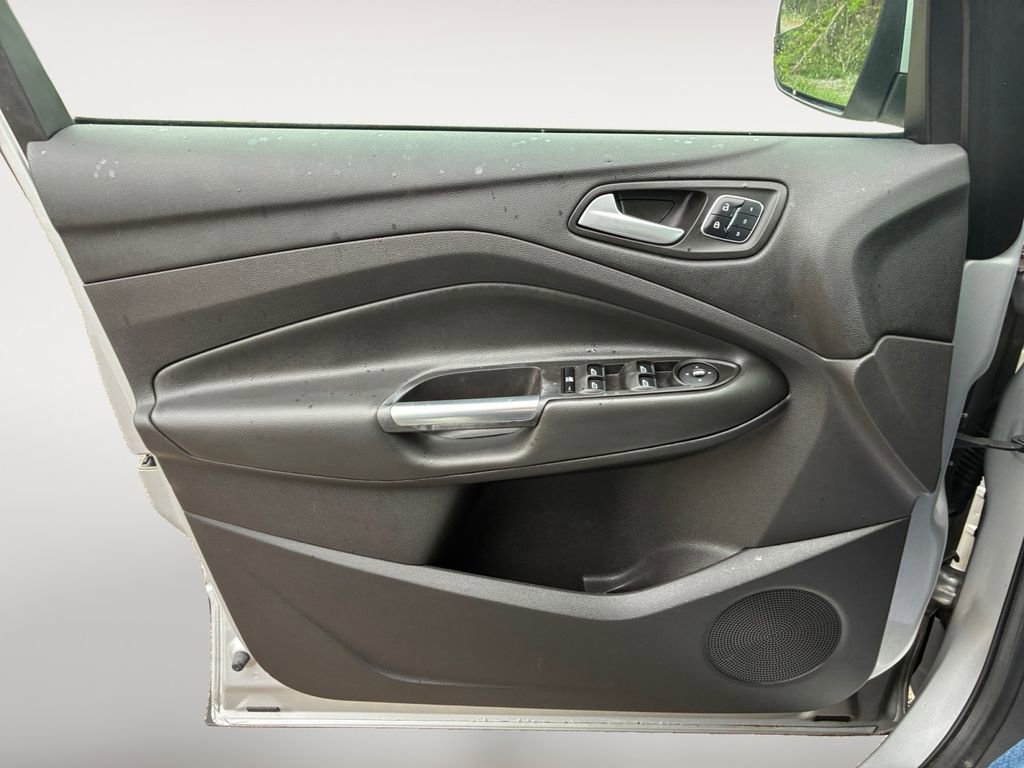 Used 2015 Ford Escape Titanium image 28
