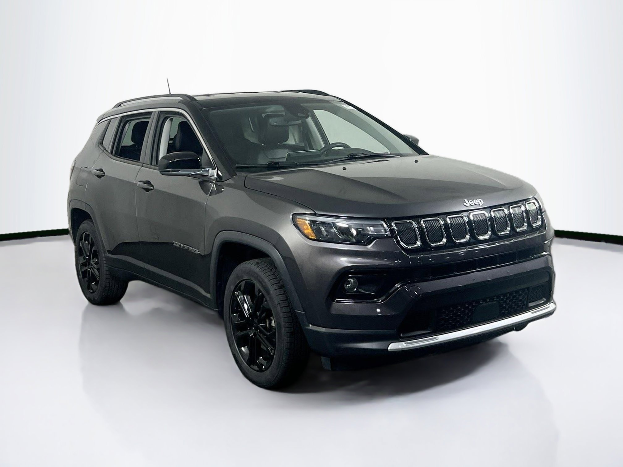 Used 2022 Jeep Compass Limited image 3