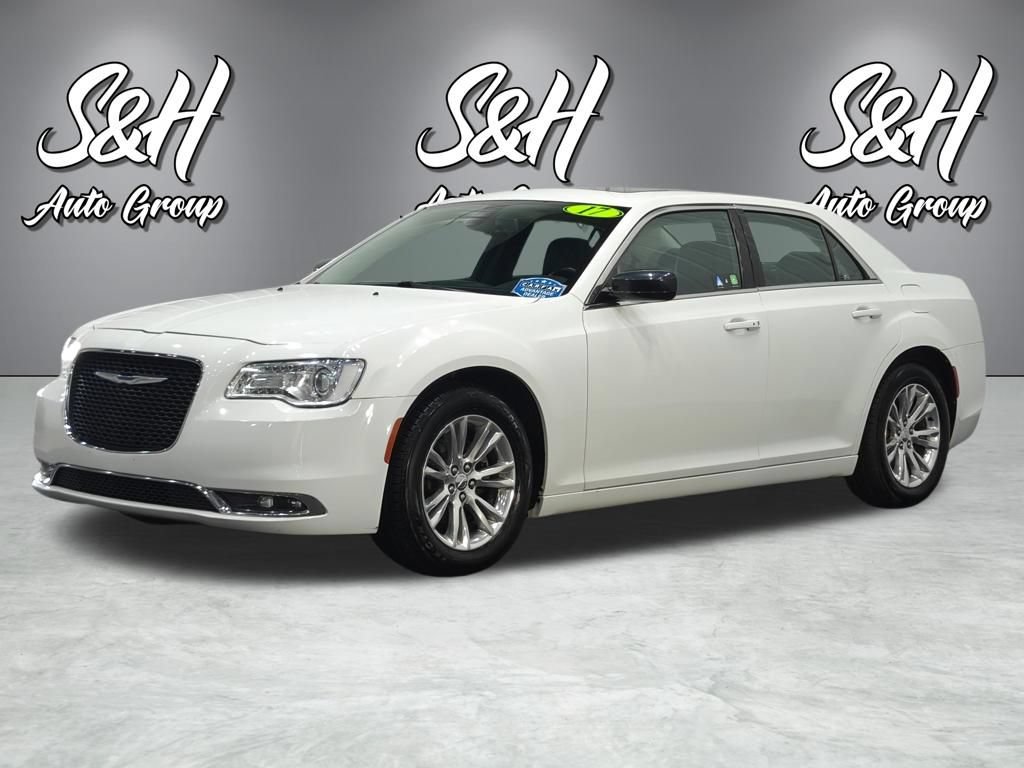 Used 2017 Chrysler 300 Touring w/ Value Package RWD image 14