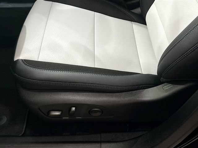 New 2026 Chevrolet Equinox EV LT AWD/4WD image 20