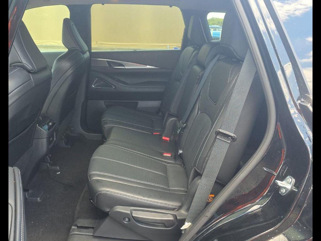 Used 2025 INFINITI QX60 Luxe w/ Cargo Package FWD image 43