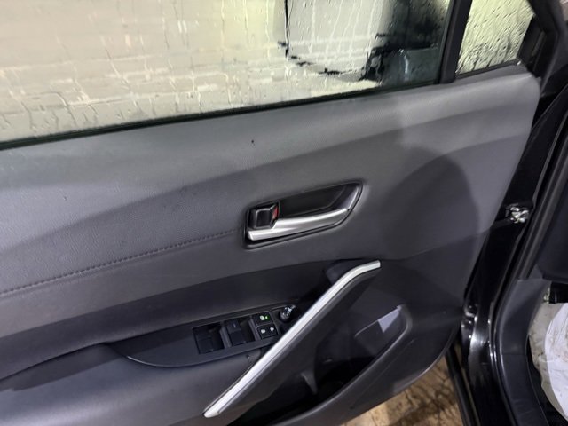 Used 2022 Toyota Corolla Cross XLE w/ Convenience Package image 12