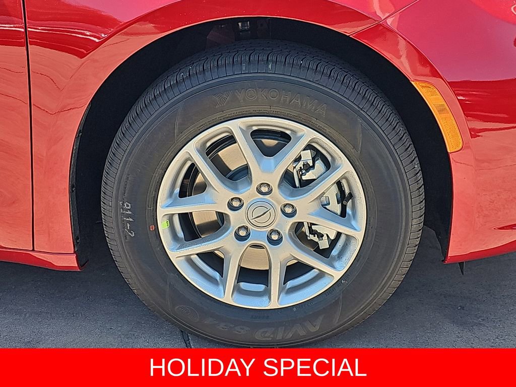 New 2025 Chrysler Pacifica Select image 40