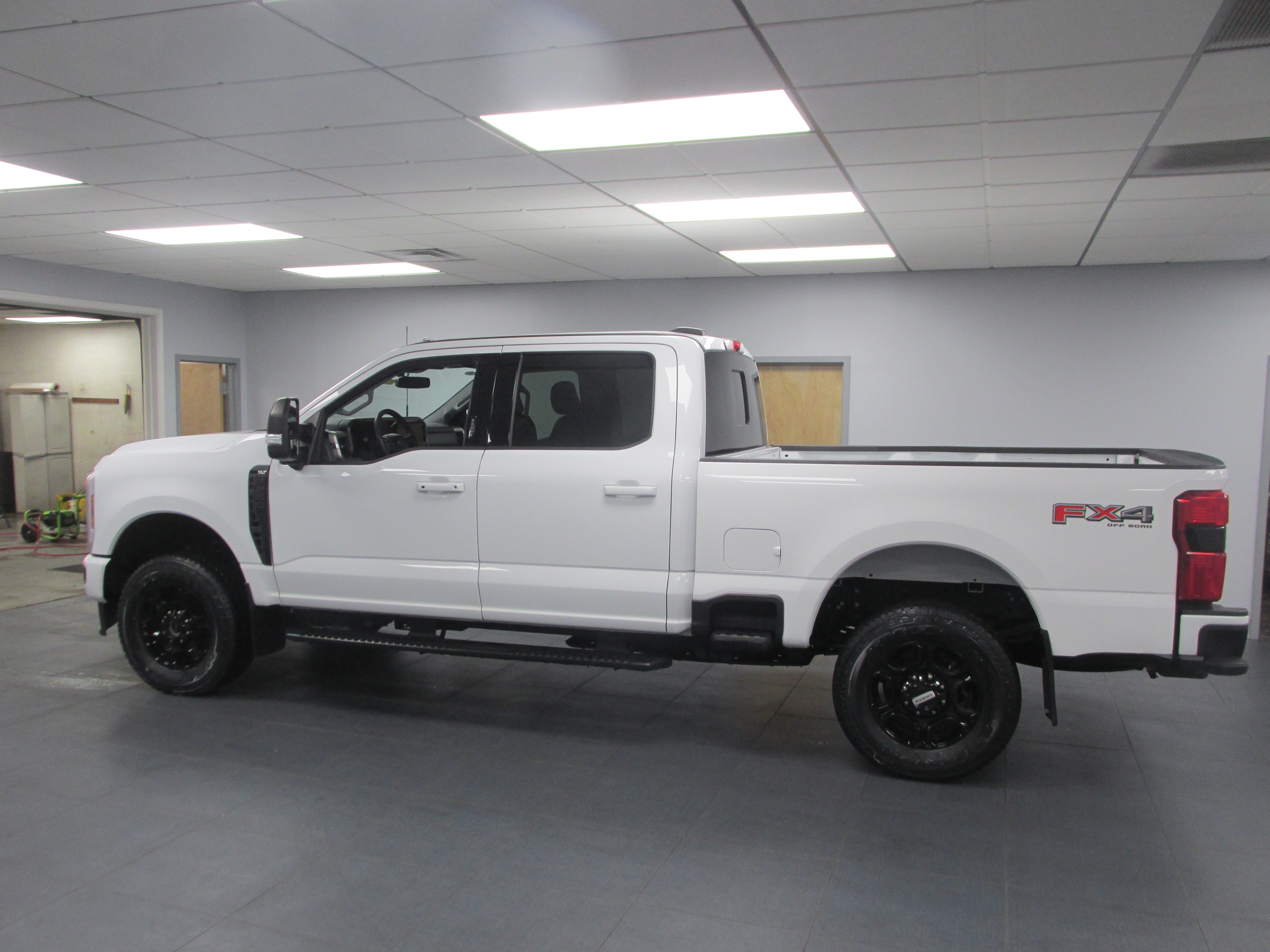 Used 2024 Ford F250 XLT w/ XLT Premium Package AWD/4WD image 7