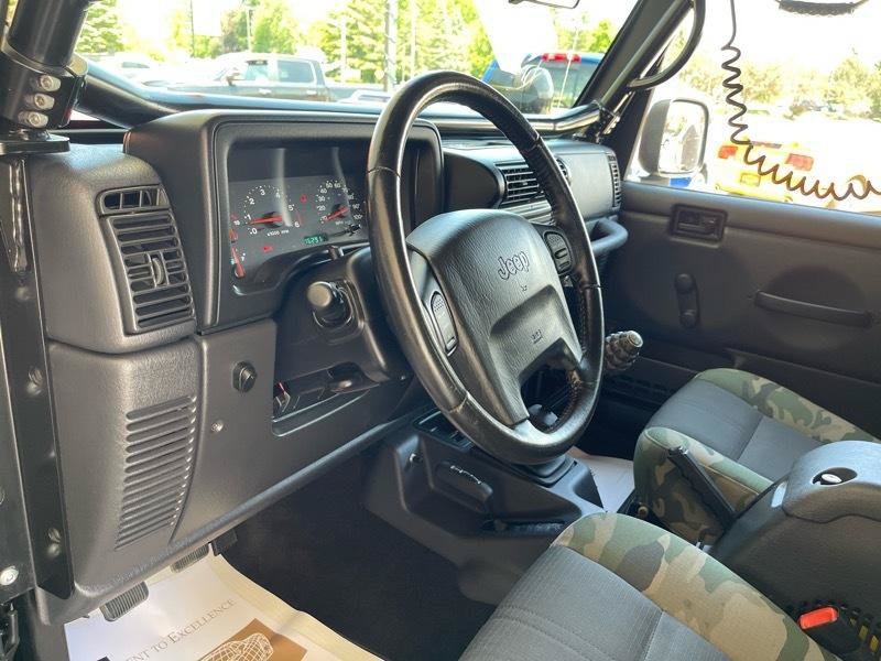 Used 2004 Jeep Wrangler X w/ Convenience Group AWD/4WD image 26