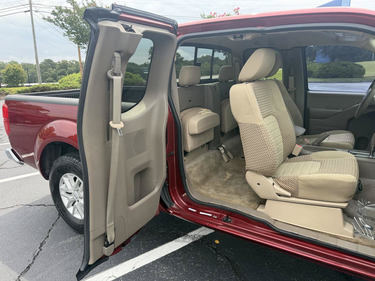 Used 2015 Nissan Frontier SV RWD image 18