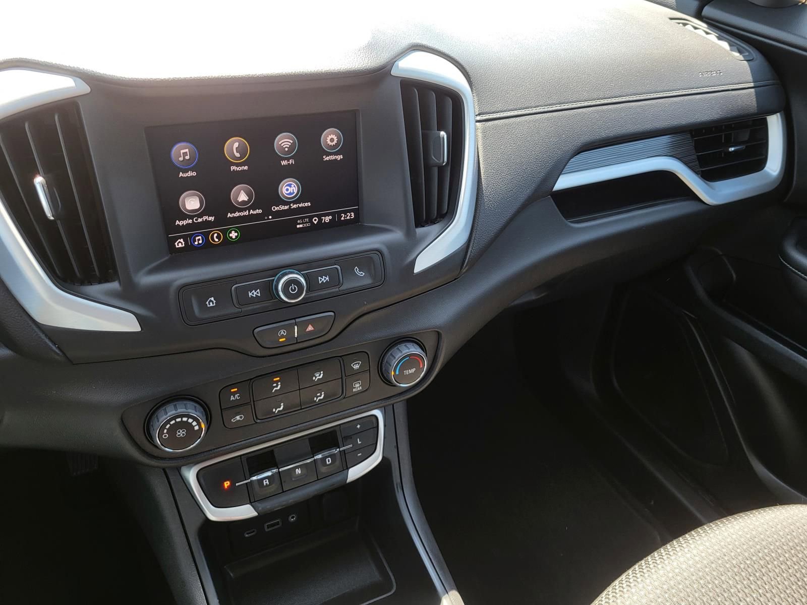 Used 2024 GMC Terrain SLE image 21