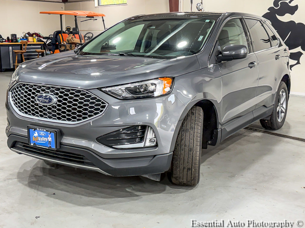 Certified 2024 Ford Edge SEL w/ Convenience Package AWD/4WD image 3