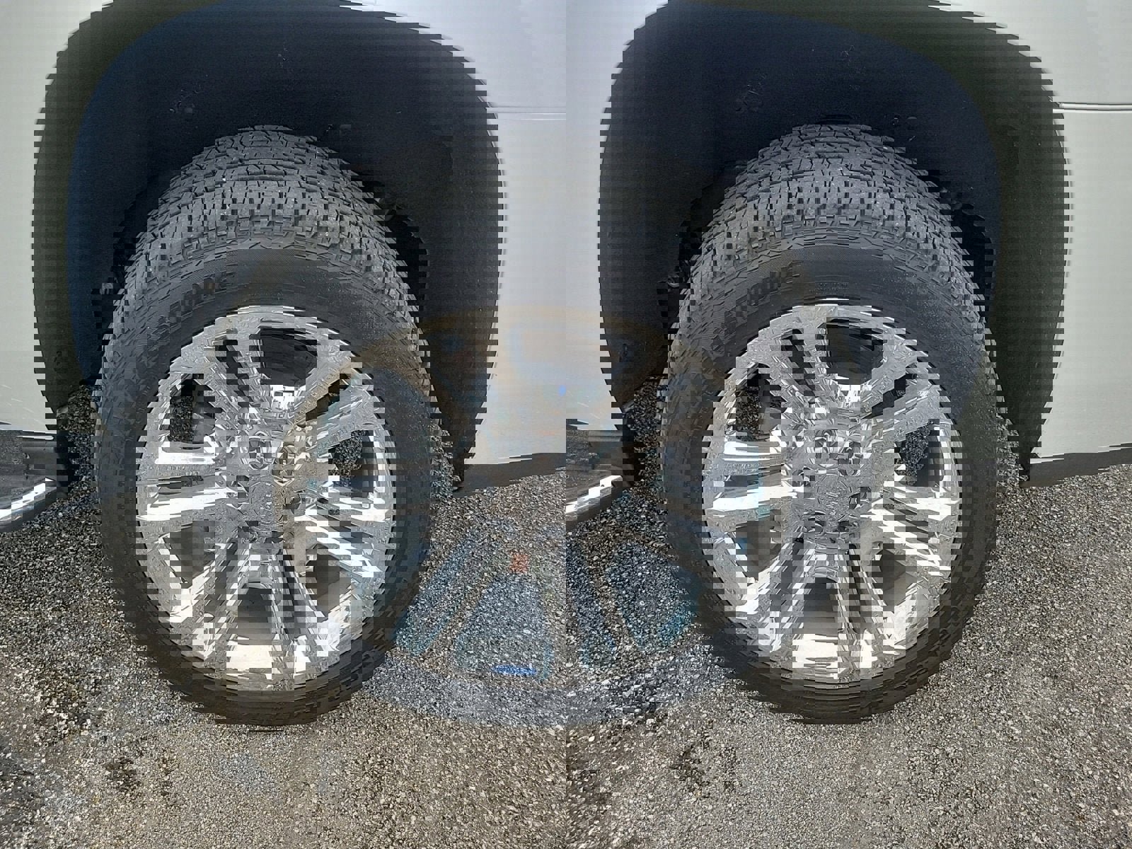 Used 2017 GMC Yukon SLT w/ Premium Edition image 8