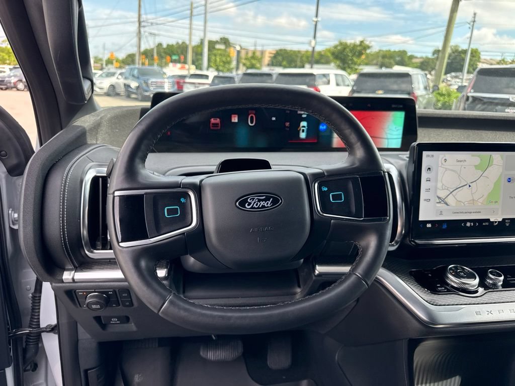 Used 2026 Ford Expedition Platinum w/ Stealth Performance Package AWD/4WD image 14