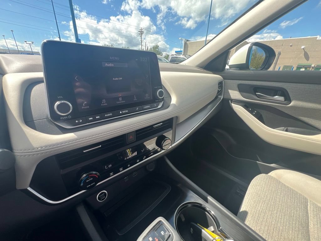 Used 2023 Nissan Rogue SV AWD/4WD image 16
