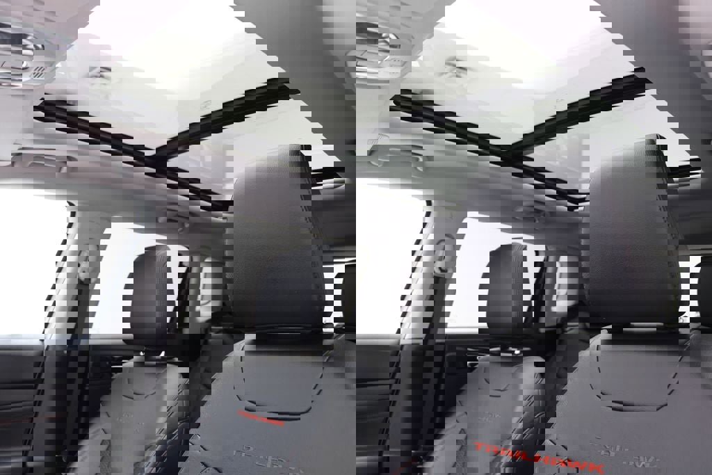 Used 2022 Jeep Compass Trailhawk w/ Sun and Sound Group image 14