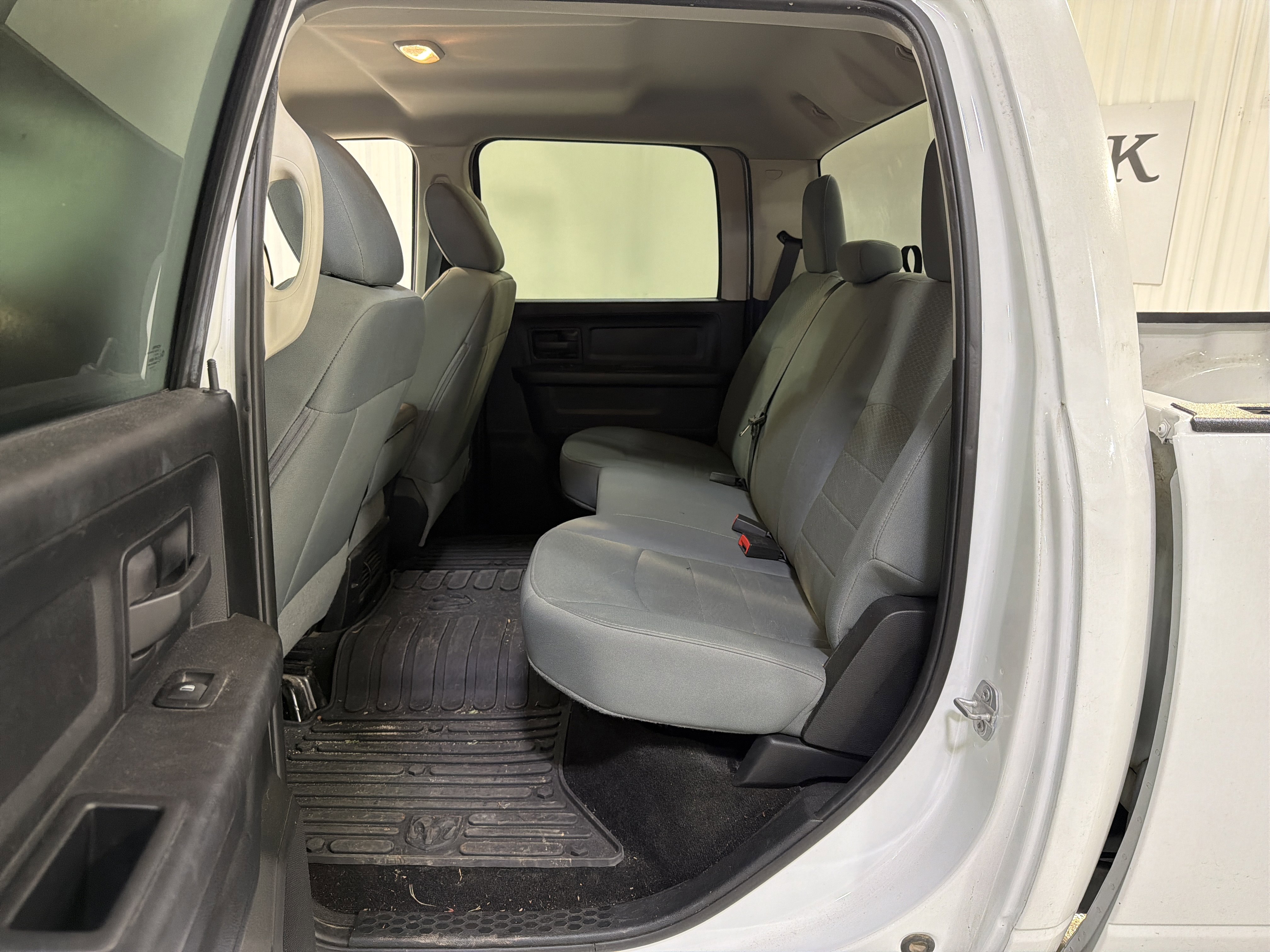 Used 2018 RAM 2500 Tradesman w/ Chrome Appearance Group AWD/4WD image 11