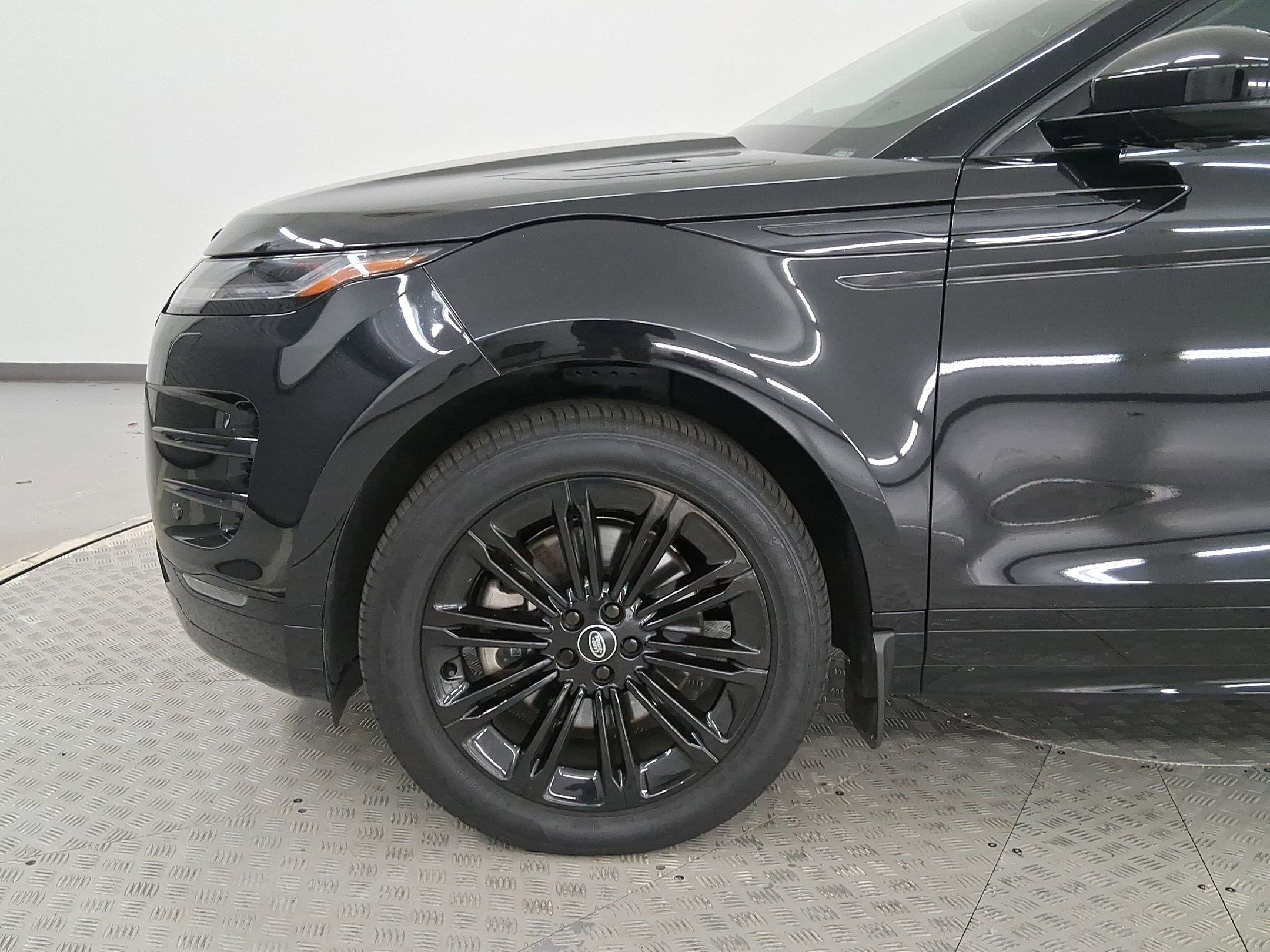 Certified 2025 Land Rover Range Rover Evoque Dynamic SE AWD/4WD image 20