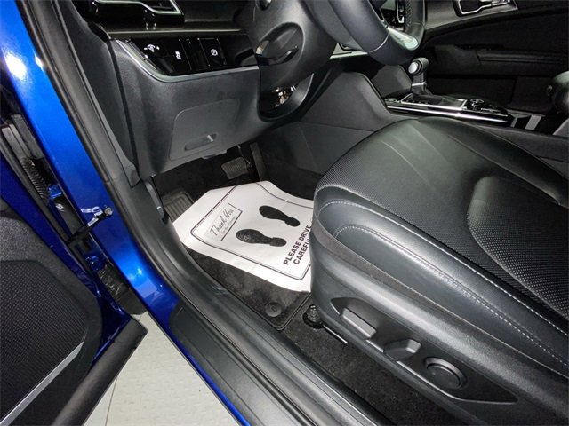 Used 2024 Kia Sportage EX image 12