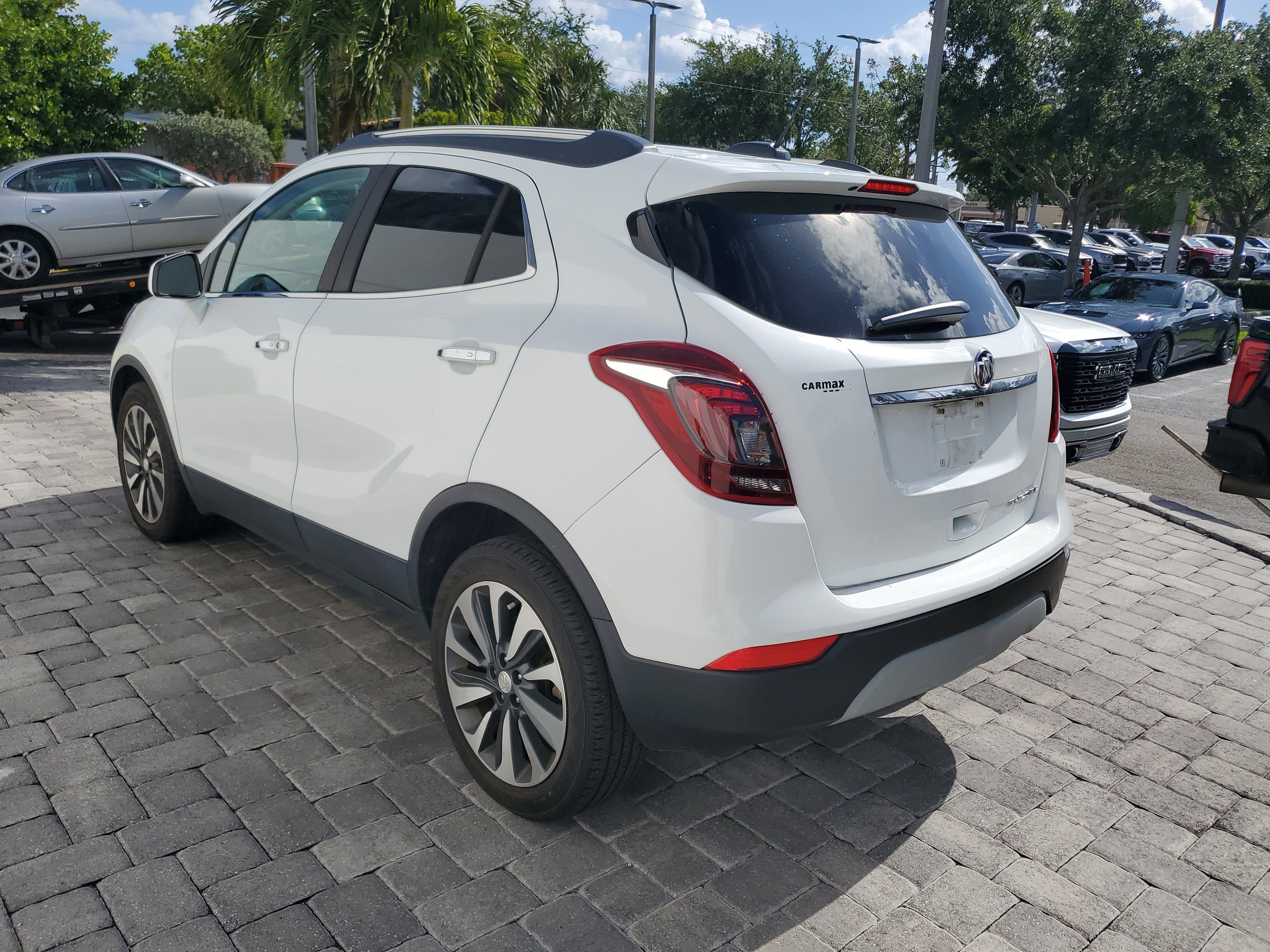 Used 2021 Buick Encore Preferred image 4