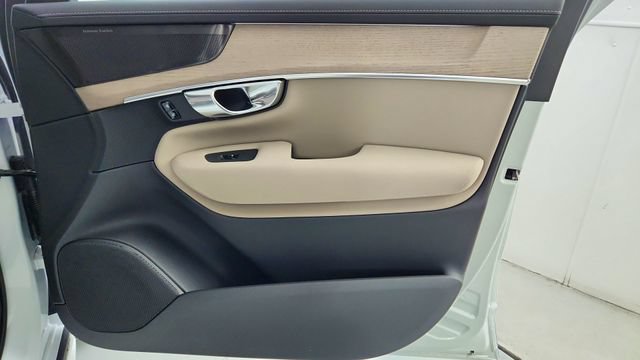 New 2026 Volvo XC90 T8 Plus w/ Protection Package Premier AWD/4WD image 40