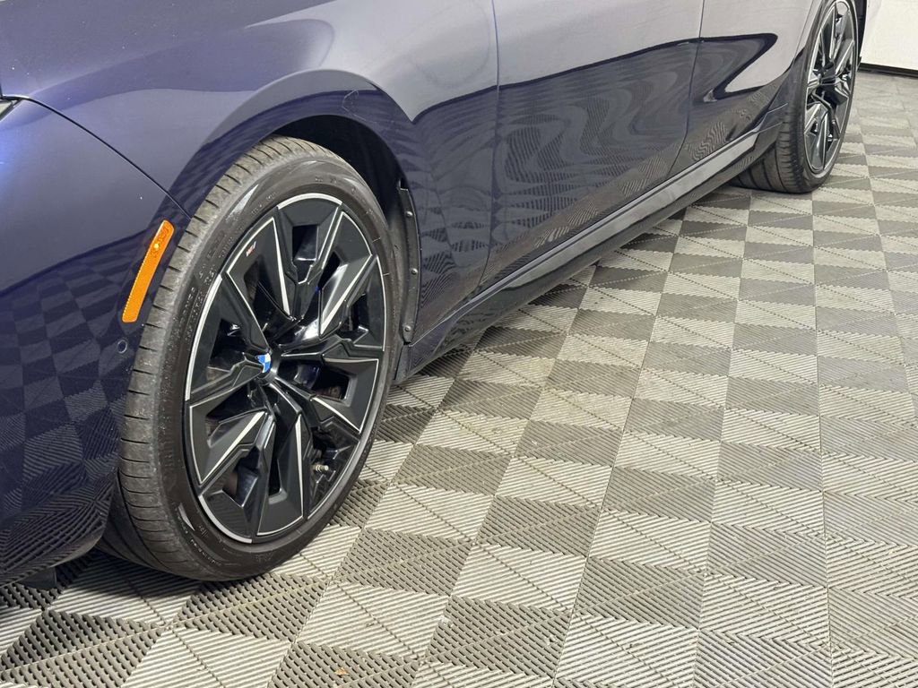 Used 2023 BMW 760i xDrive AWD/4WD image 13