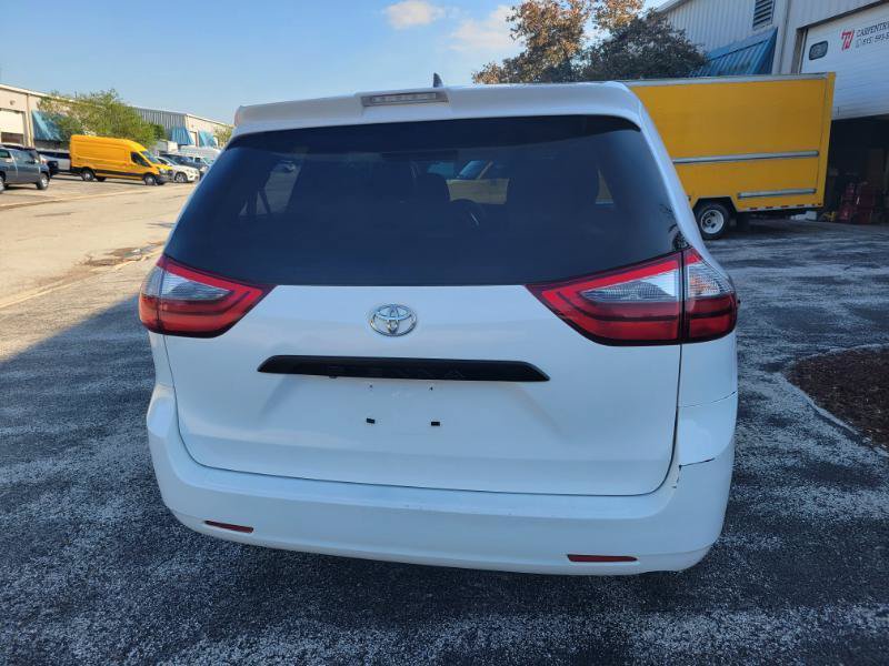 Used 2020 Toyota Sienna L FWD image 4
