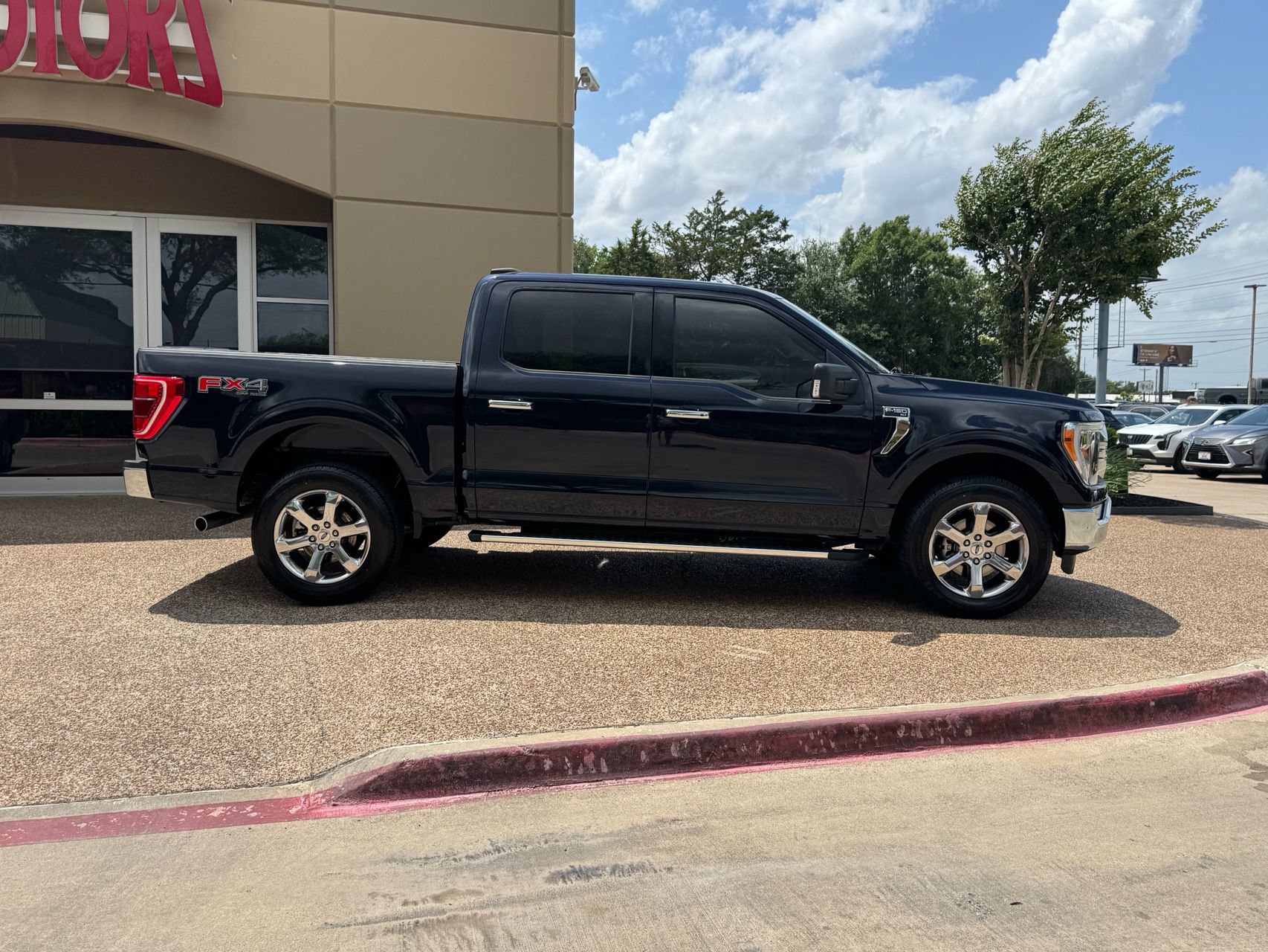 Used 2022 Ford F150 XLT w/ Equipment Group 302A High AWD/4WD image 7