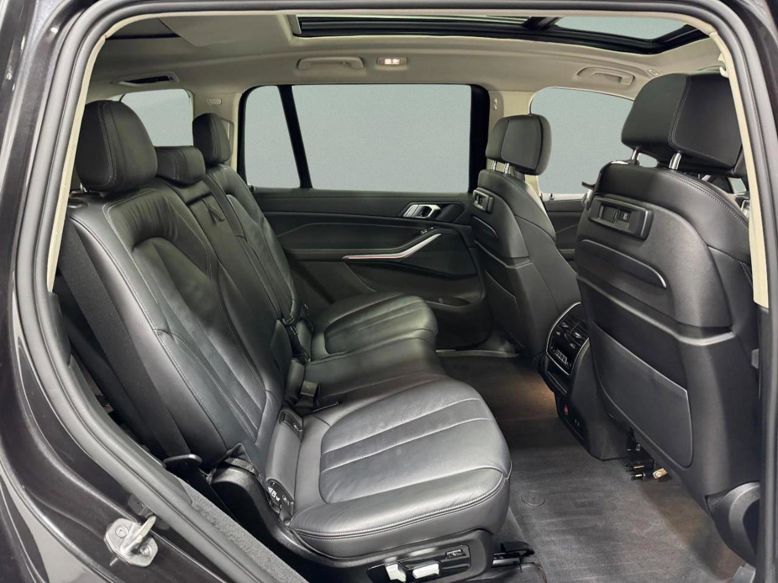 Used 2022 BMW X7 xDrive40i image 10