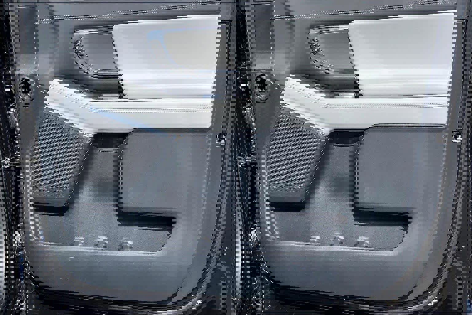 Certified 2025 Ford Expedition Platinum image 23