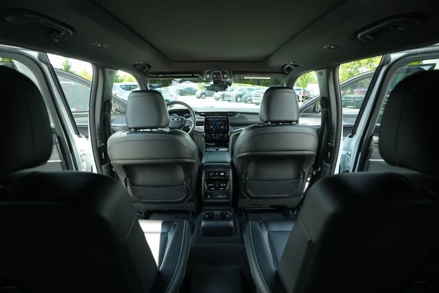 Used 2024 Jeep Grand Cherokee L Limited w/ Luxury Tech Group II RWD image 26