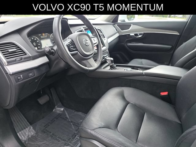 Used 2022 Volvo XC90 T5 Momentum w/ Protection Package Premier FWD image 26